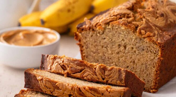 🍌 Banana Bread (Easy & Moist)